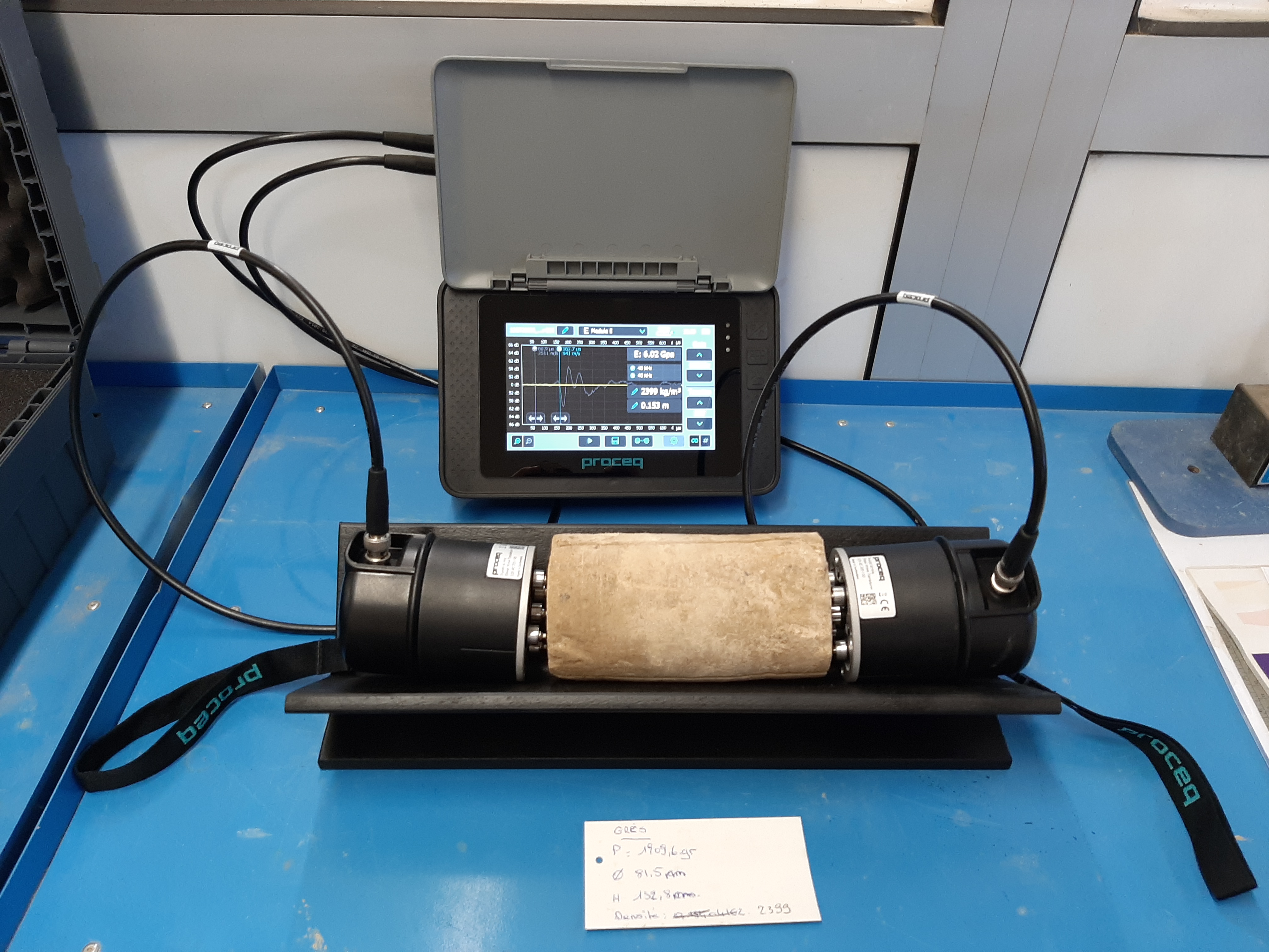 Mesure de la vitesse de propagation des ondes sonores