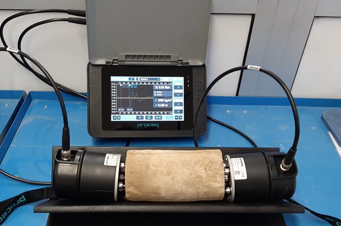 Mesure de la vitesse de propagation des ondes sonores